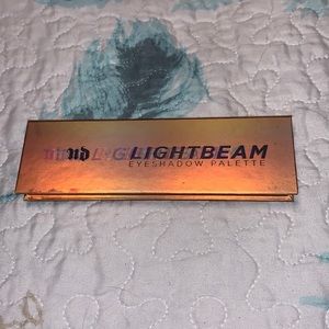 The Urban Decay LightBeam pallet.